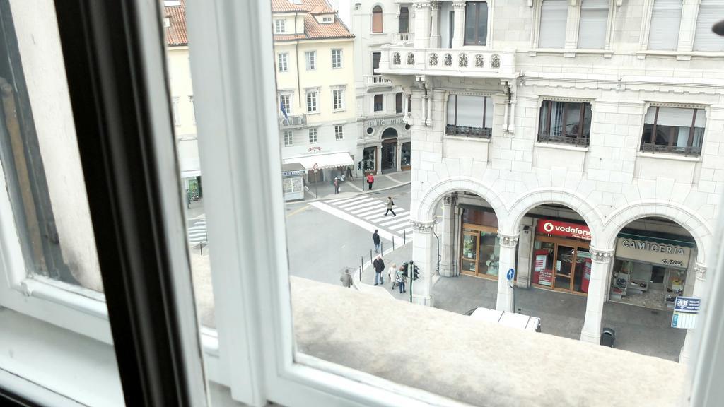 Piazza Goldoni * Triest
