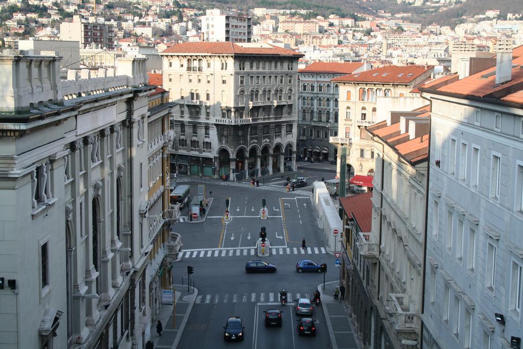 Piazza Goldoni * Trieste